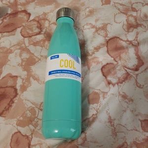 Double wall stainless steel bottle